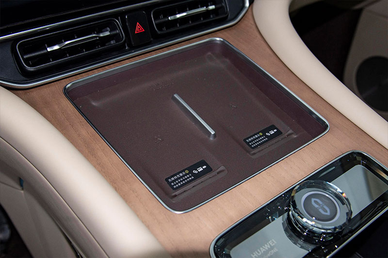 INS 模内镶件注塑