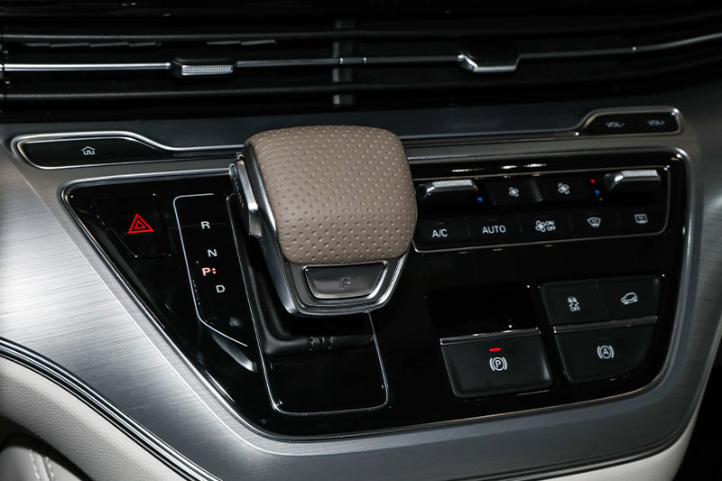 IML 模内镶件注塑