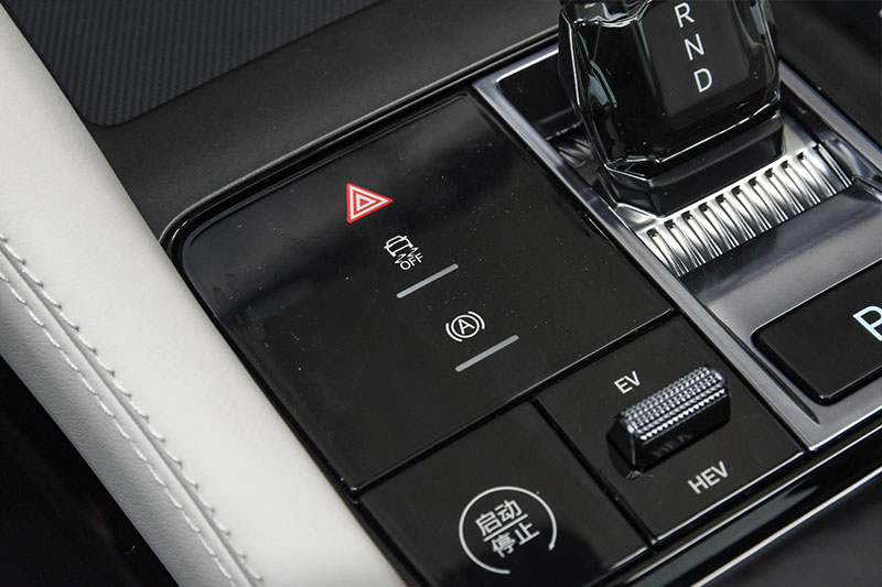 IML 模内镶件注塑