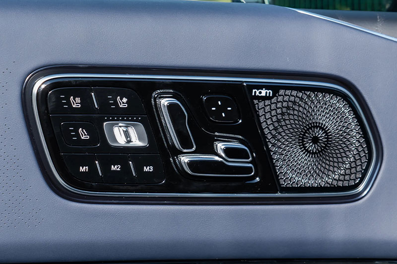 IMD 模内镶件注塑